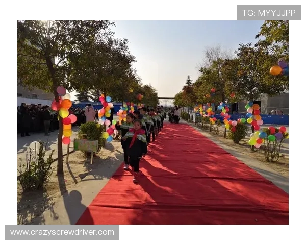 德国统一日前举行表彰仪式 拉姆获联邦十字勋章荣誉