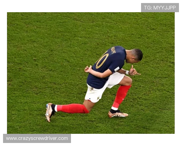 阿拉巴称姆巴佩为世界最佳球员 每场比赛都有破门能力 - 副本 阿拉巴称姆巴佩为世界最佳球员 每场比赛都有破门能力 - 副本