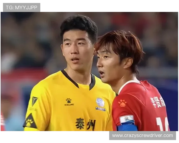 执法有温度 马宁点球大战后温情安慰南通队失点球员展现人文关怀 执法有温度 马宁点球大战后温情安慰南通队失点球员展现人文关怀