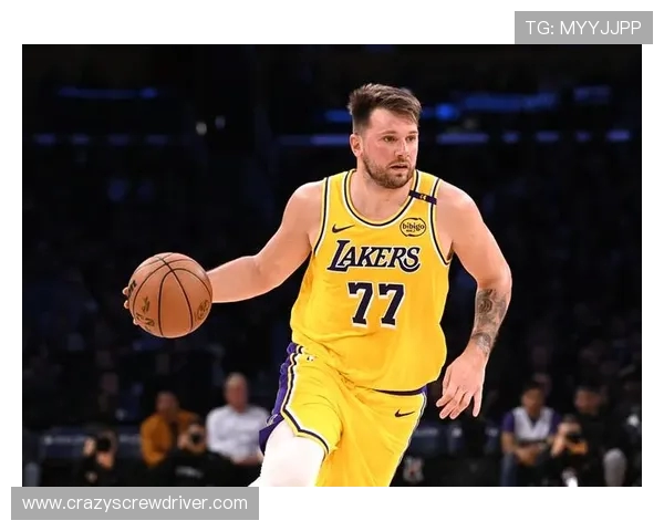 原创东契奇独狼式崩盘，老詹体能危机暴露！湖人脆弱的防守该如何补救